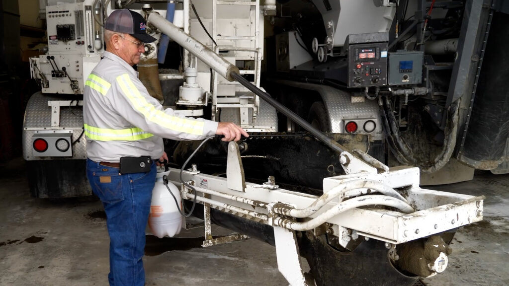 FasTrac Bubble Gum Concrete Form Release demo 2 FasTrac Bubble Gum Concrete Form Release demo